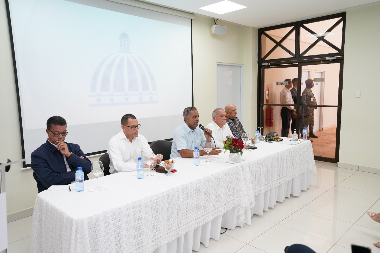Ministro de la Presidencia, Joel Santos y autoridades de Ciudad Juan Bosch